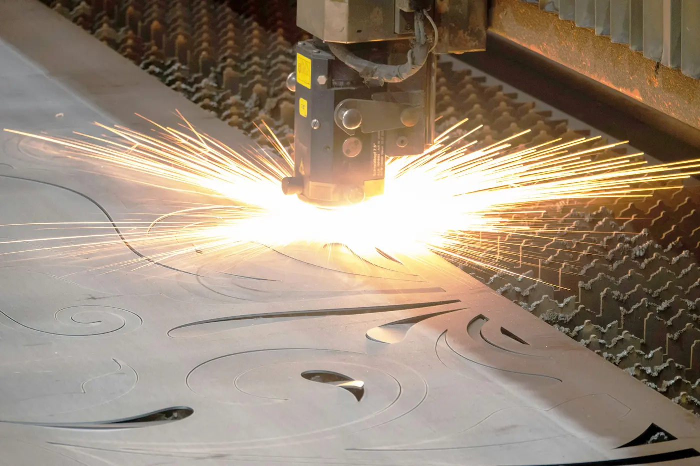 Metal laser cutting on modern equipment
